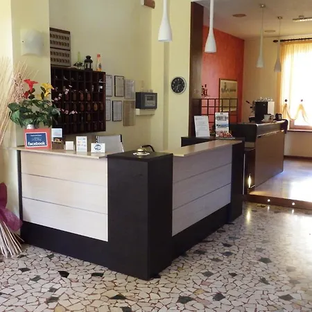 Moschini מלון